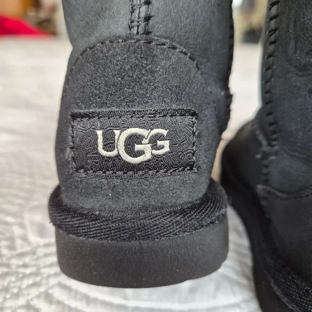 GUC UGG Classic Ⅱ Kids Boots #1017703K Black US Size 7